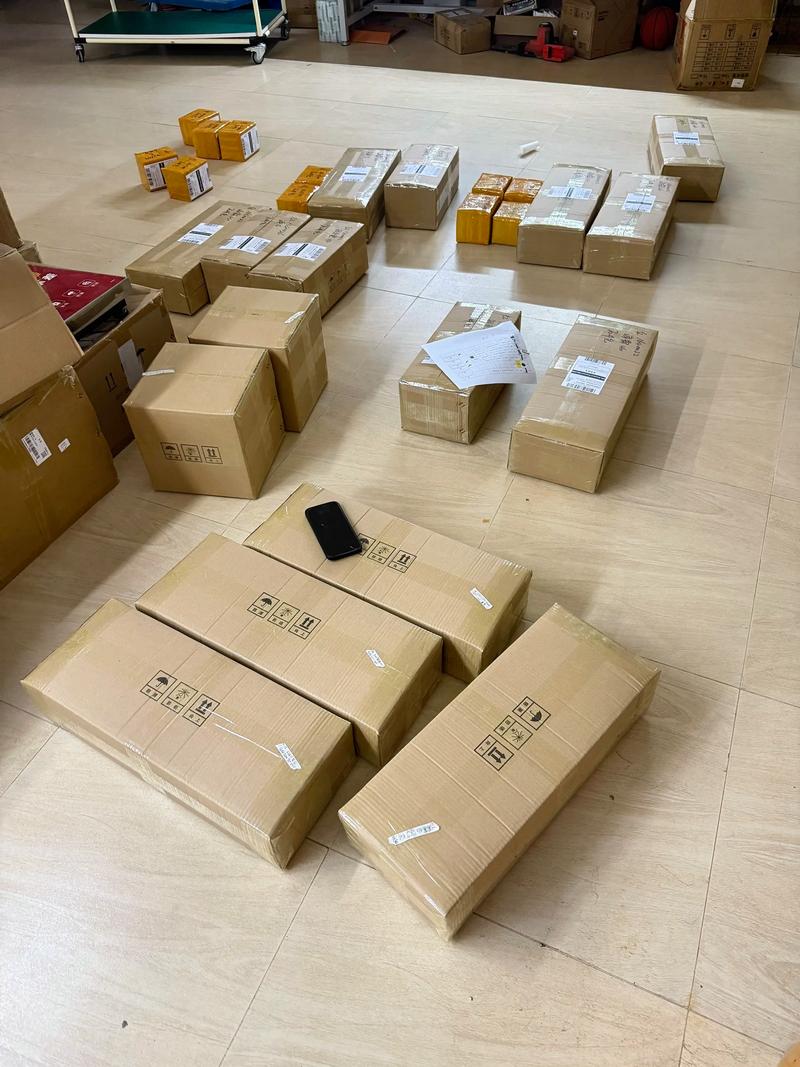 电商 #打包发货 #国际物流 #跨境电商亚马逊 忙忙碌碌打 - 抖音